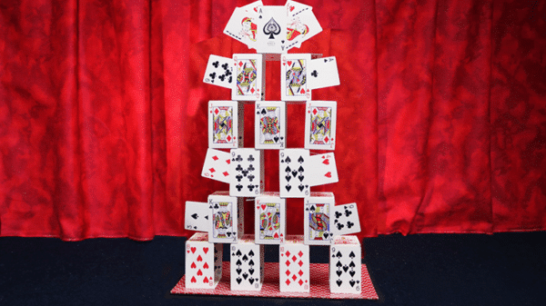 Chateau de cartes avec six cartes a repetition par Mr Magic