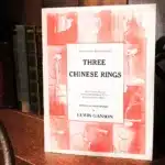 Three Chinese Rings di Lewis Ganson