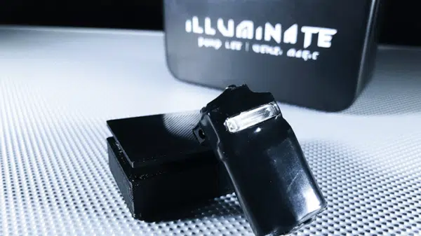 Illuminate par Bond Lee et Wenzi Magic – Image 2