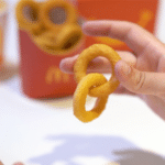 Linking Onion Rings par Julio Montoro Productions