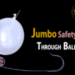 Jumbo Safety Pins Through Balloon Silver di Sorcier Magic