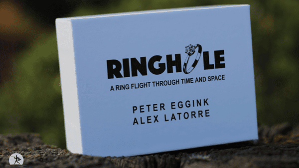 Ring hole par Peter Eggink