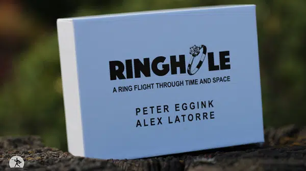 Ring hole par Peter Eggink