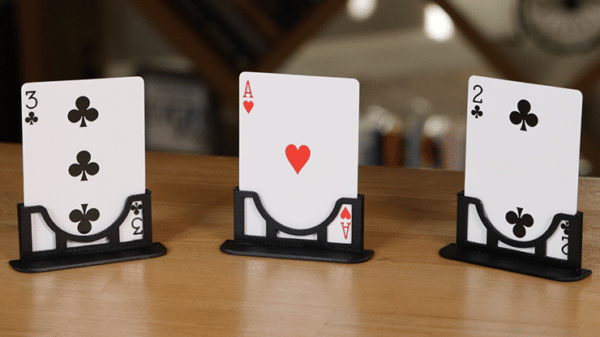 Three Cards Monte Stand par Jeki Yoo2