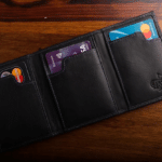 The Peek Wallet (Jaks Style) von Secret Tannery