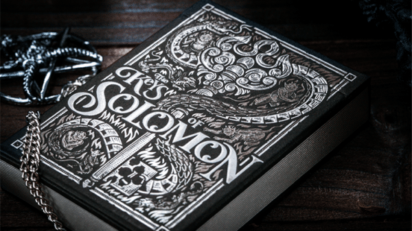 The Keys of Solomon Jeux de cartes par Riffle Shuffle03