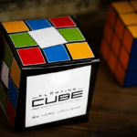 The floating cube par Uday Jadugar