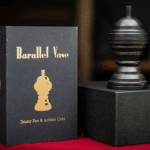 Barallel Vase par Artisan Coin & Jimmy Fan
