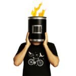 Tête en feu par Tora