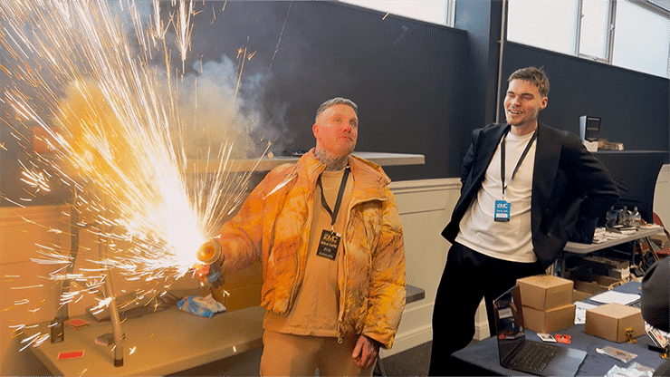 Shining par Hide & EfimovFlash 5 Shining par Hide & EfimovFlash – Image 5