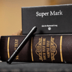 Super Mark par Raymond Iong