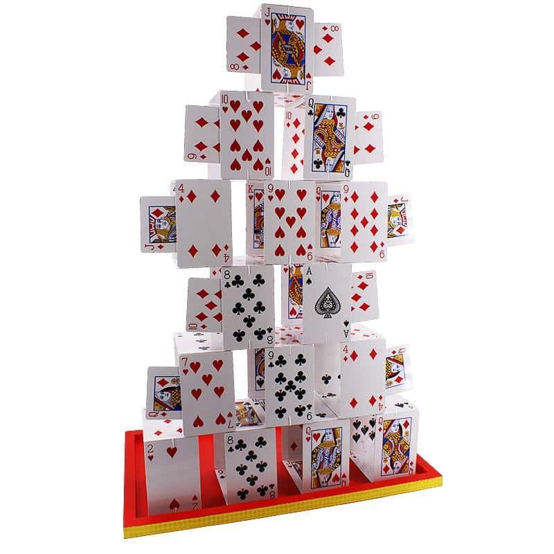 Château de cartes à production (depuis les 6 cartes répétées) 1 Card Castle Production (par Card Castle Production) - Jeu de cartes