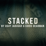 STACKED par Christopher Dearman et Uday