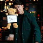 Teddy Unframed par Bond Lee & JC Magic