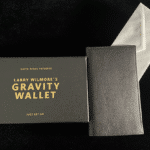 Larry Wilmore's Gravity Wallet par David Regal & Larry Wilmore